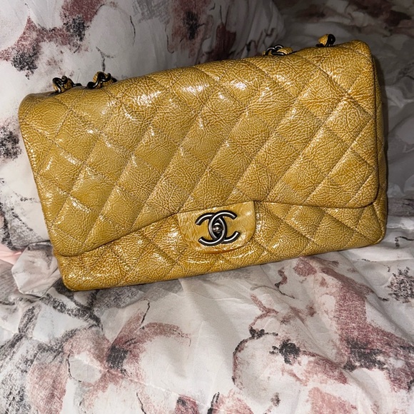 Authentic Chanel Crinkle single flap. - Picture 1 of 8